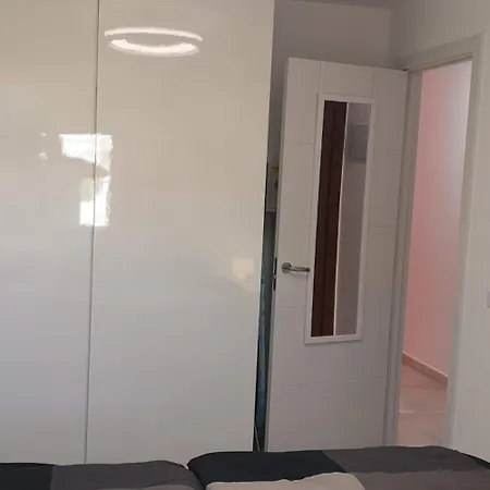 아파트 Modernes In Juncos Ii Mit Poolblick, 4 Etage In Top-lage Von *