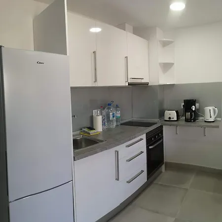 아파트 Modernes In Juncos Ii Mit Poolblick, 4 Etage In Top-lage Von *